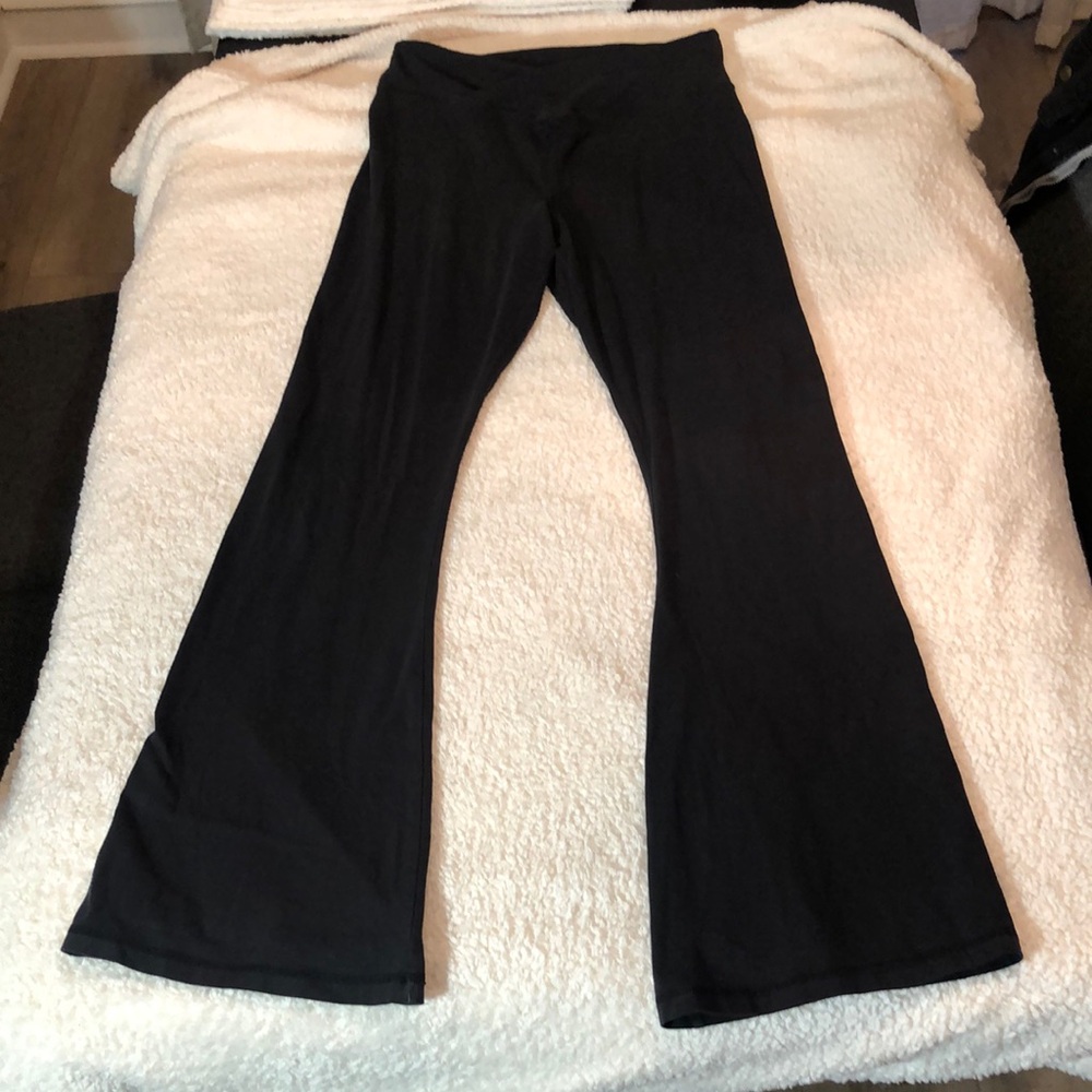 Chic Black Wide-Leg Trousers